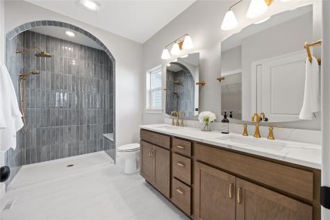 3526 Reed Road Hiawatha IA 52302