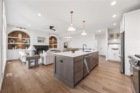 3526 Reed Road Hiawatha IA 52302