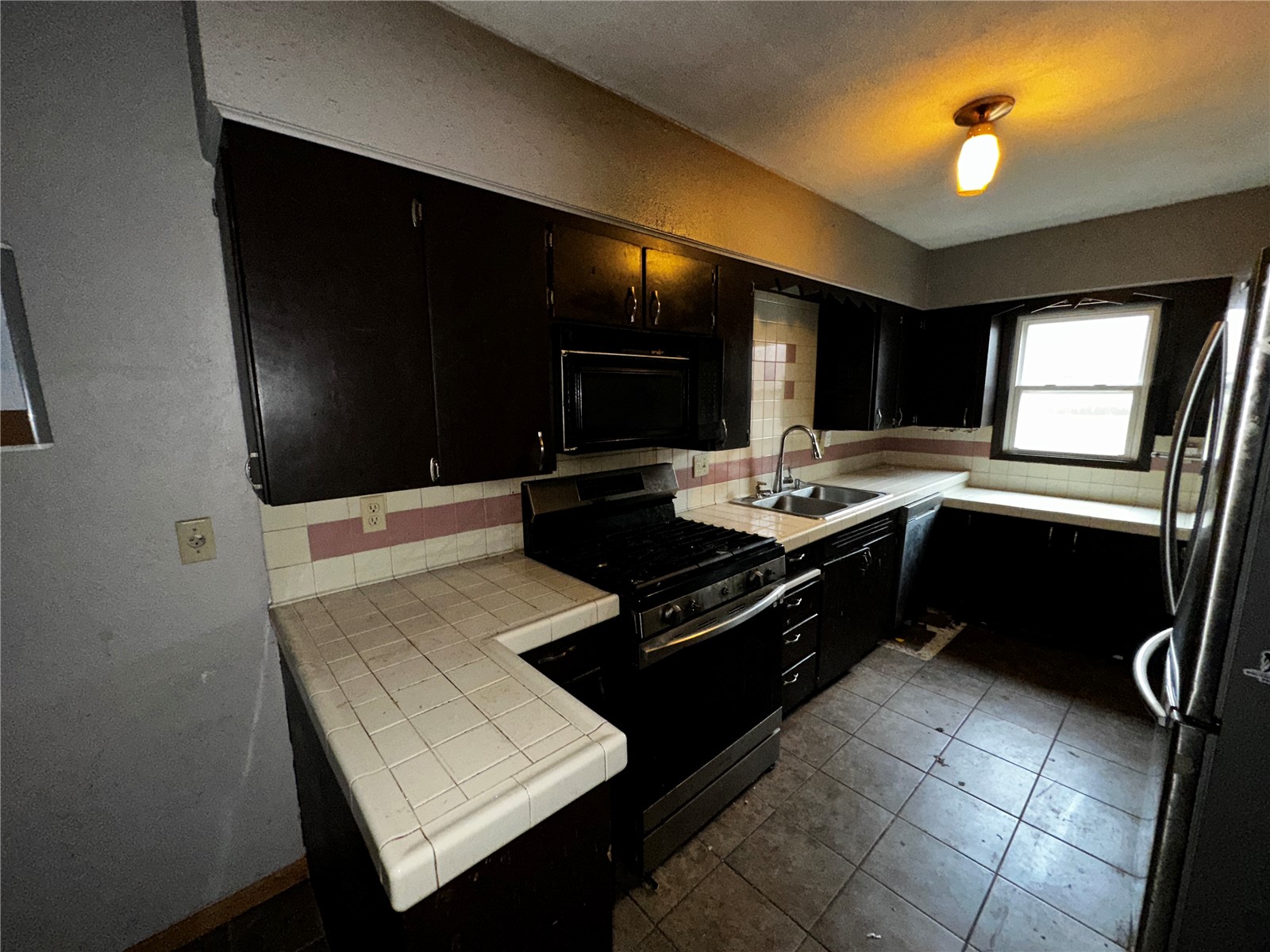 300 1st W Newhall IA 52315