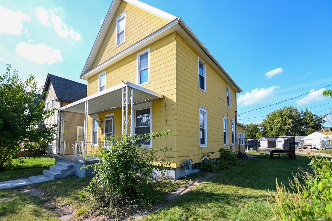 Cedar Rapids IA, 358 8TH Avenue SW