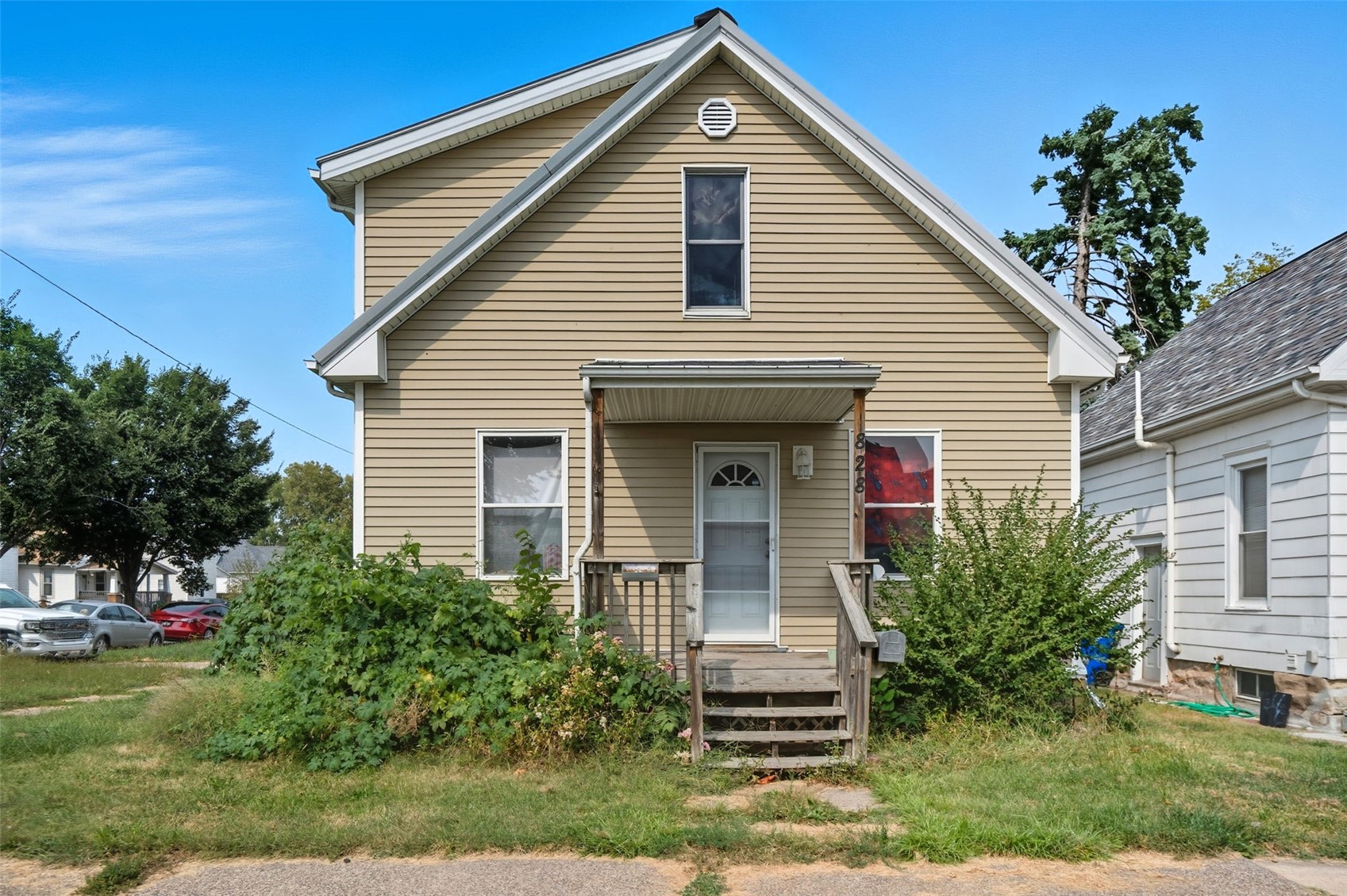 828 8th Avenue SW Cedar Rapids IA 52404
