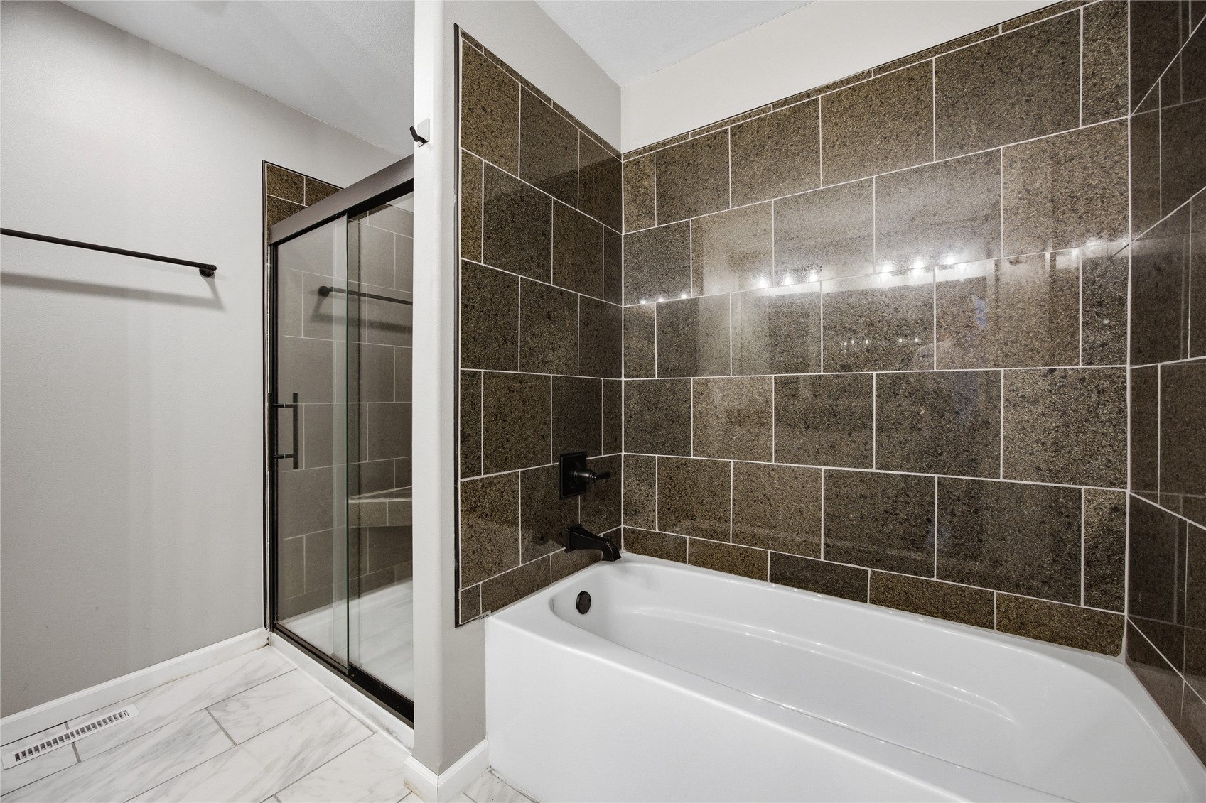 1698 Foxborough Drive Marion IA 52302