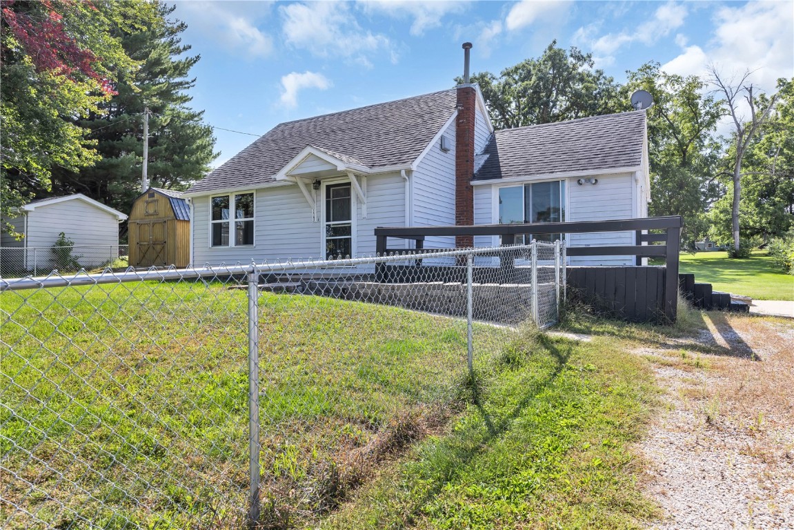 113 E Vinton Street Coggon IA 52218