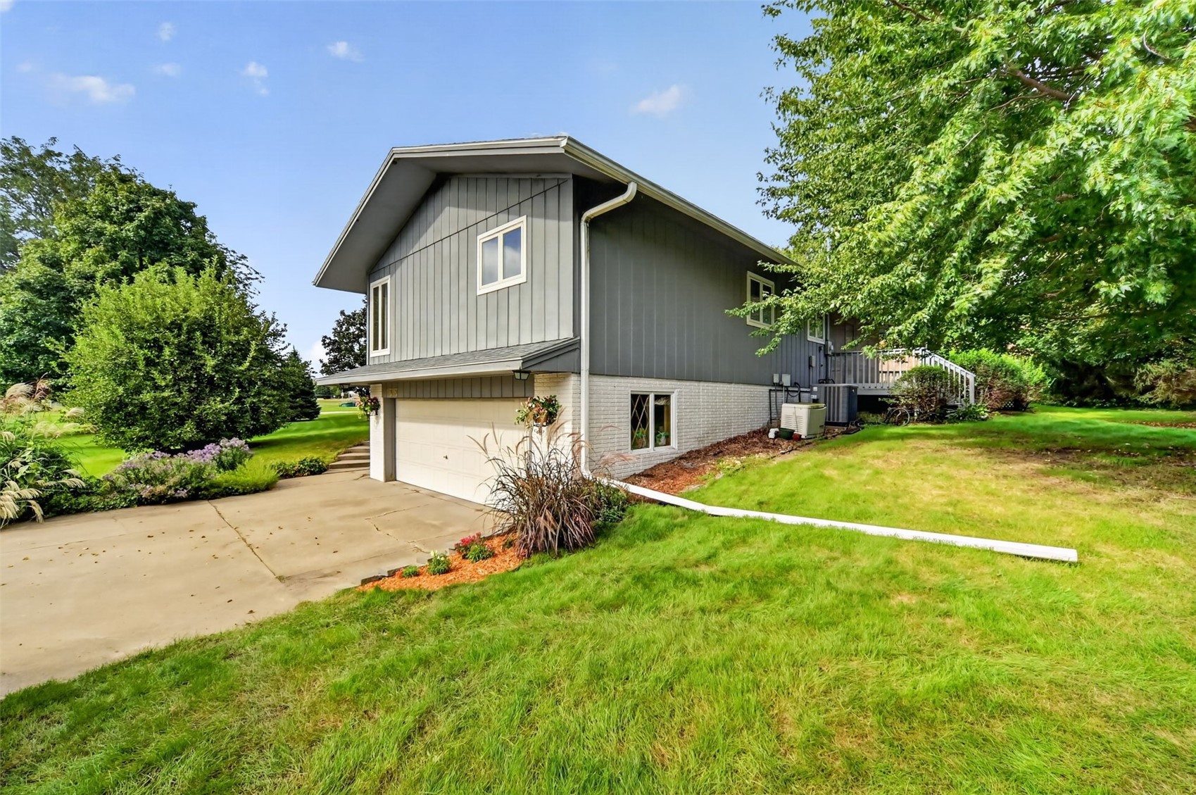 1515 Washington Drive Vinton IA 52349