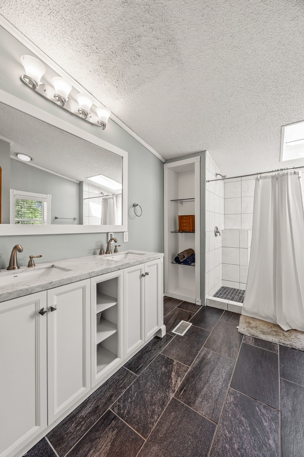 1650 W Forevergreen Road North Liberty IA 52317