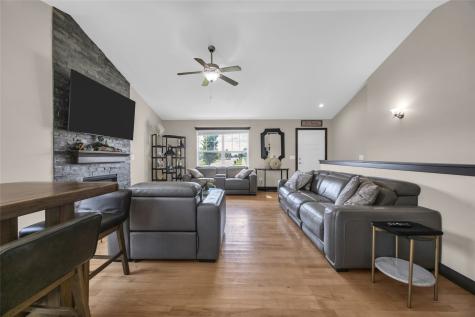 2923 SW James Parkway Cedar Rapids IA 52404