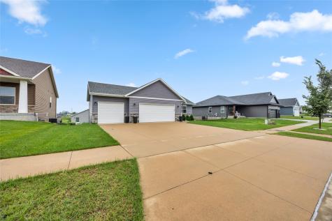 2923 SW James Parkway Cedar Rapids IA 52404