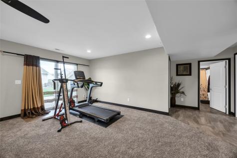 2923 SW James Parkway Cedar Rapids IA 52404
