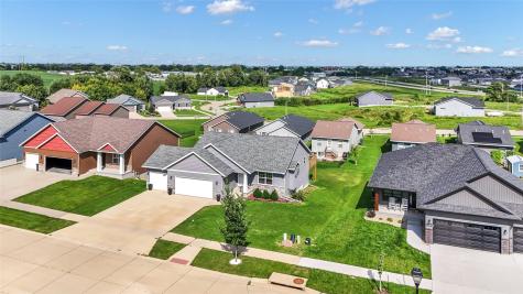 2923 SW James Parkway Cedar Rapids IA 52404
