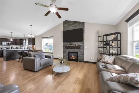 2923 SW James Parkway Cedar Rapids IA 52404