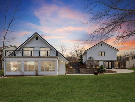302 & 304 Eastside Lane Montezuma IA 50171