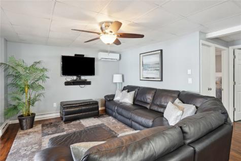 302 & 304 Eastside Lane Montezuma IA 50171