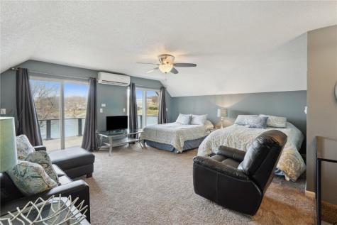 302 & 304 Eastside Lane Montezuma IA 50171