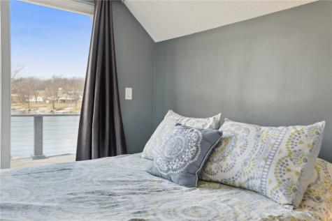 302 & 304 Eastside Lane Montezuma IA 50171
