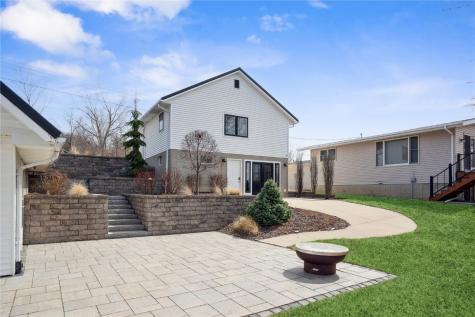 302 & 304 Eastside Lane Montezuma IA 50171