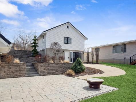 302 & 304 Eastside Lane Montezuma IA 50171