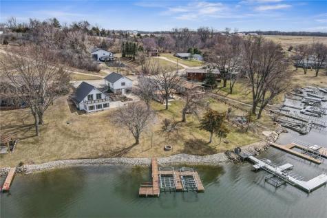 302 & 304 Eastside Lane Montezuma IA 50171