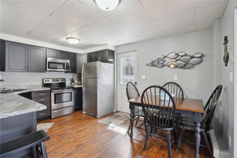 302 & 304 Eastside Lane Montezuma IA 50171