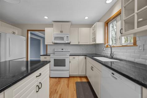 7329 Hampshire Drive NE Cedar Rapids IA 52402
