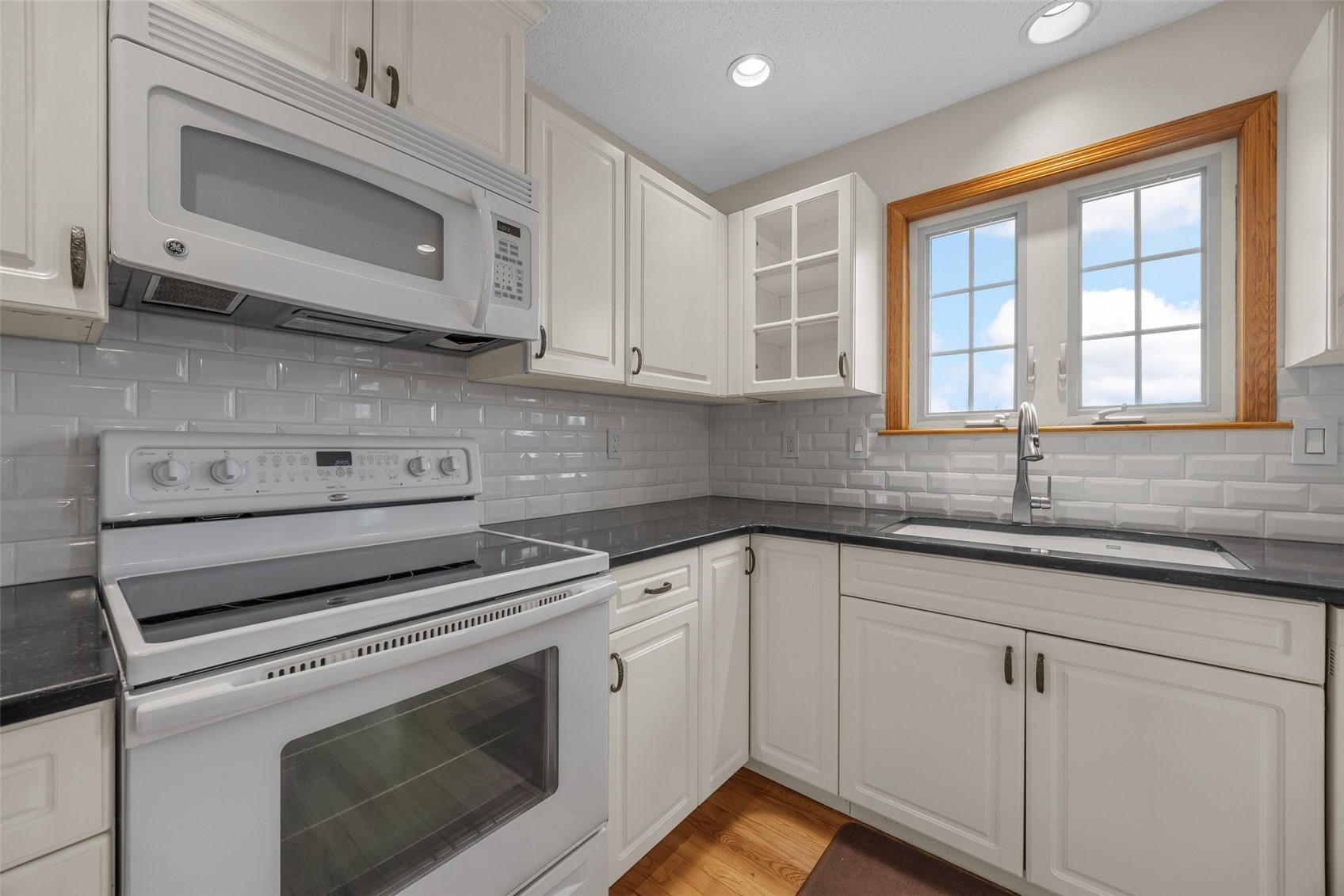 7329 Hampshire Drive NE Cedar Rapids IA 52402