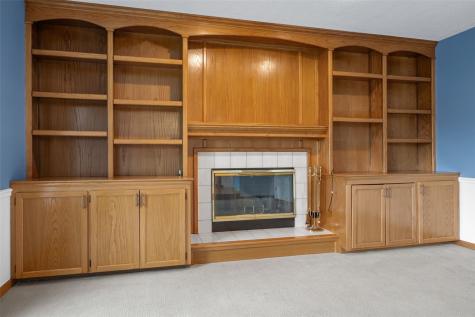 7329 Hampshire Drive NE Cedar Rapids IA 52402