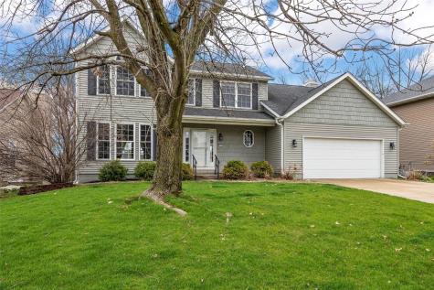 7329 Hampshire Drive NE Cedar Rapids IA 52402