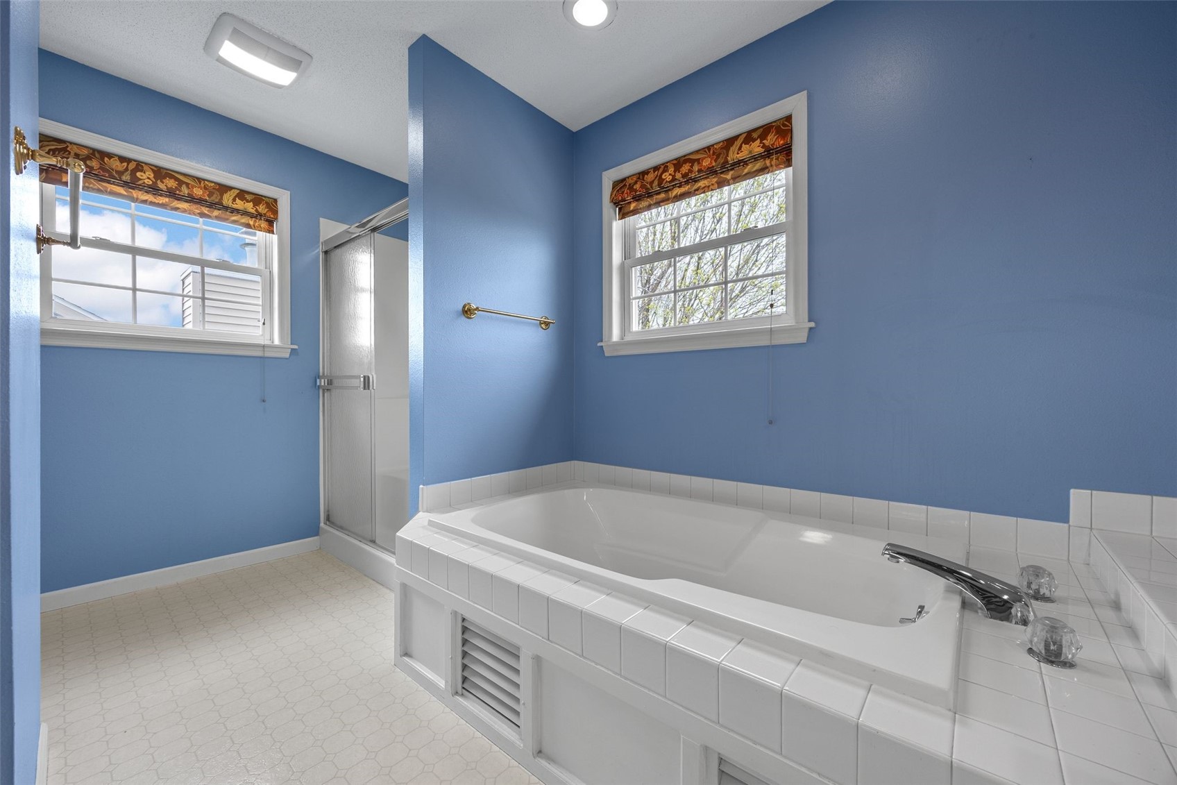 7329 Hampshire Drive NE Cedar Rapids IA 52402