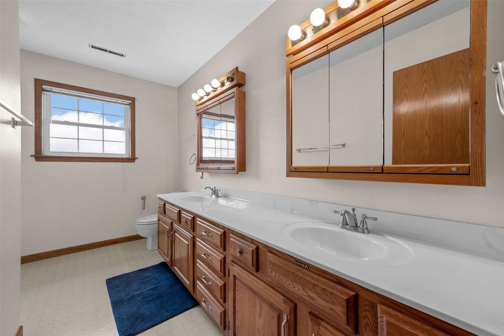 7329 Hampshire Drive NE Cedar Rapids IA 52402