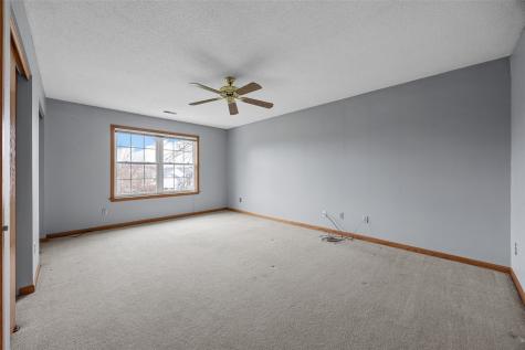 7329 Hampshire Drive NE Cedar Rapids IA 52402