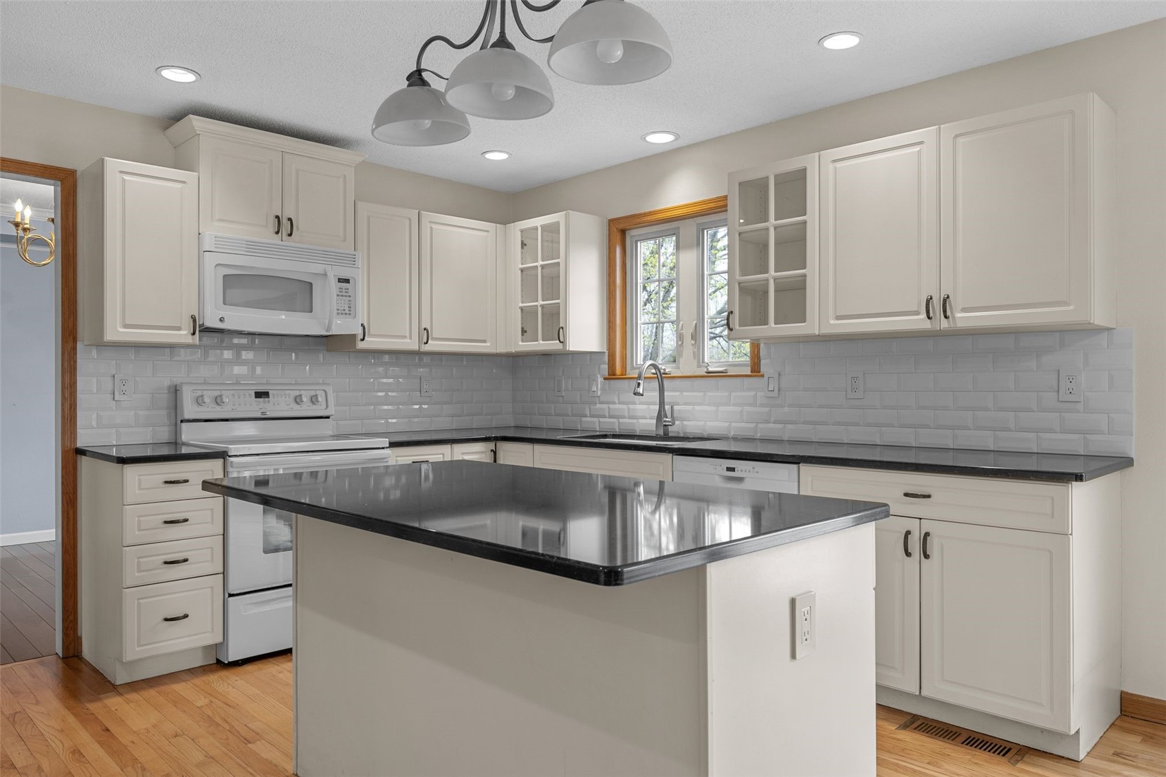 7329 Hampshire Drive NE Cedar Rapids IA 52402