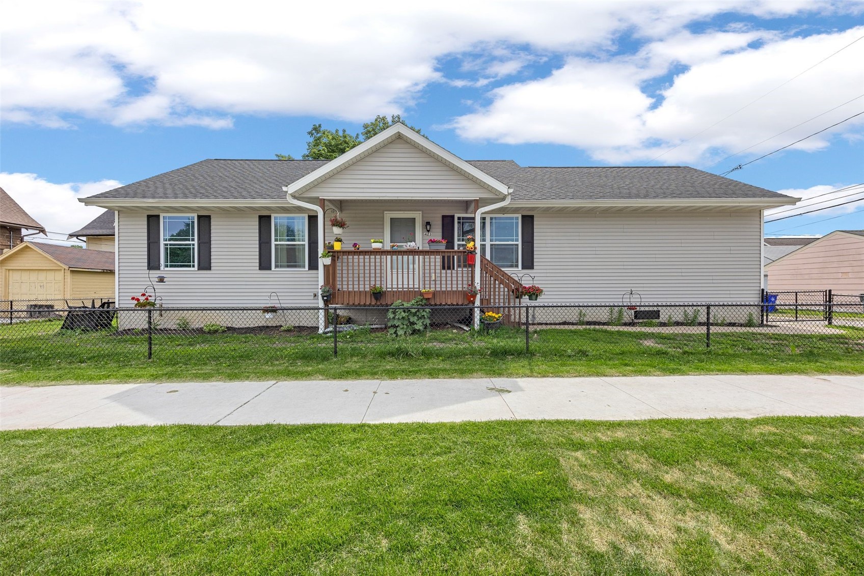 423 10th Street NW Cedar Rapids IA 52405