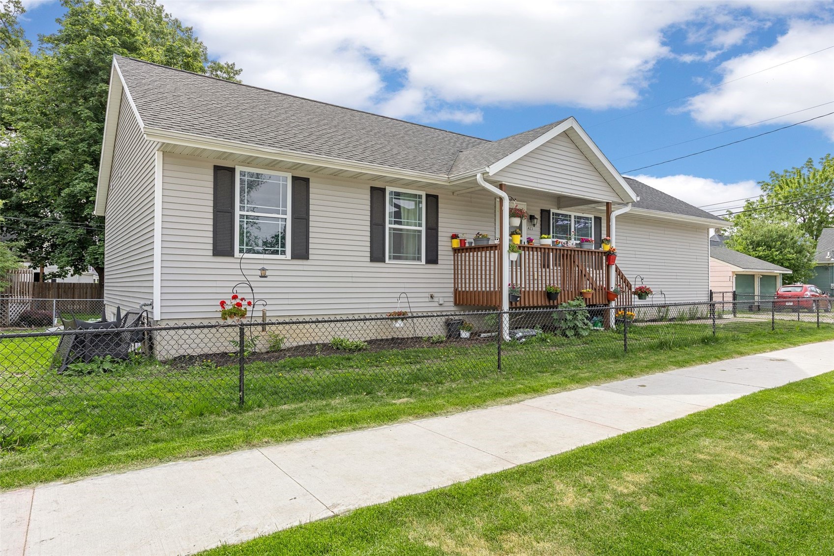 423 10th Street NW Cedar Rapids IA 52405