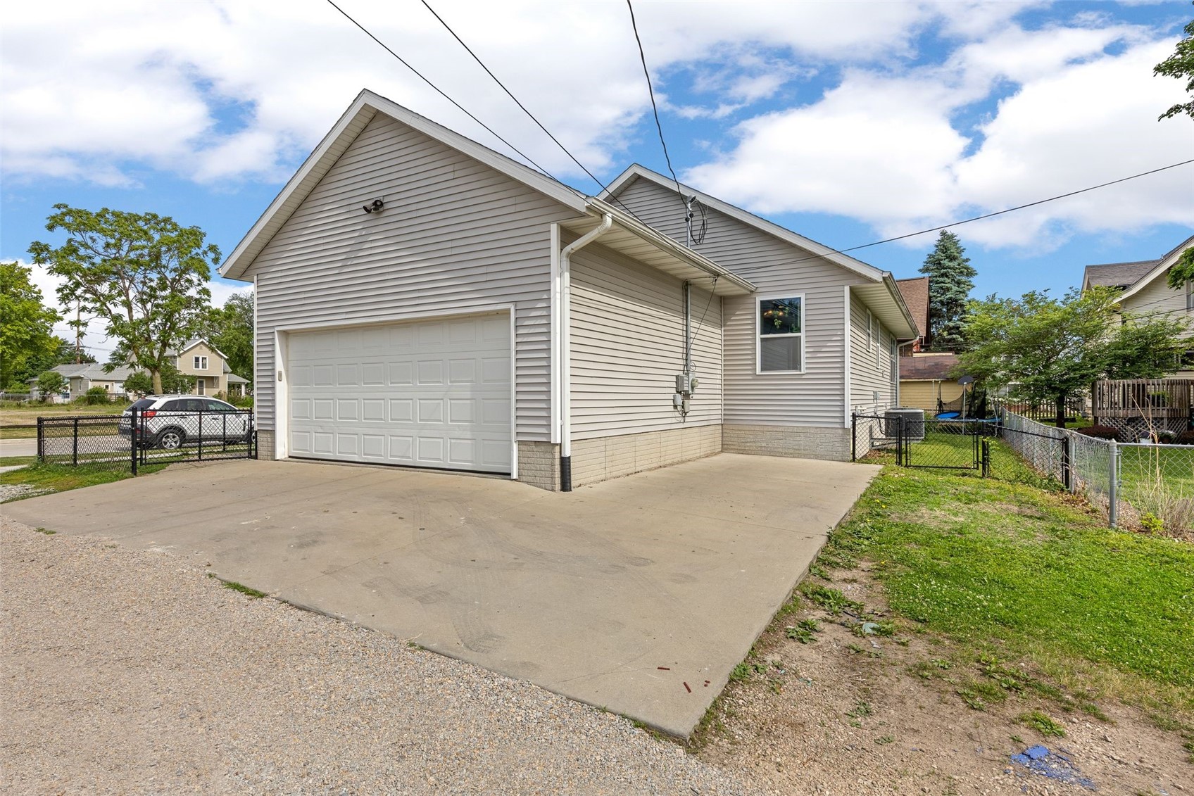 423 10th Street NW Cedar Rapids IA 52405