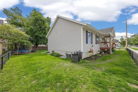 423 10th Street NW Cedar Rapids IA 52405