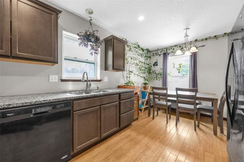 423 10th Street NW Cedar Rapids IA 52405