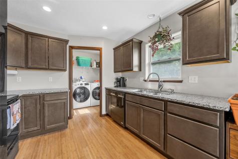423 10th Street NW Cedar Rapids IA 52405