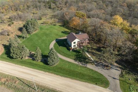 5624 26th Avenue Drive Vinton IA 52349