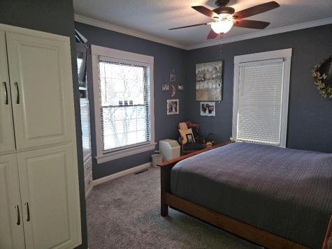 1808 8th Avenue Belle Plaine IA 52208