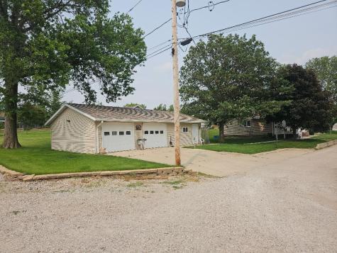 1808 8th Avenue Belle Plaine IA 52208