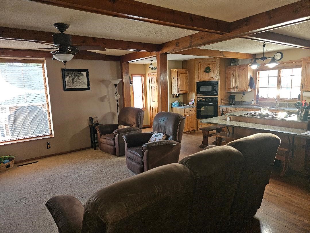 1808 8th Avenue Belle Plaine IA 52208