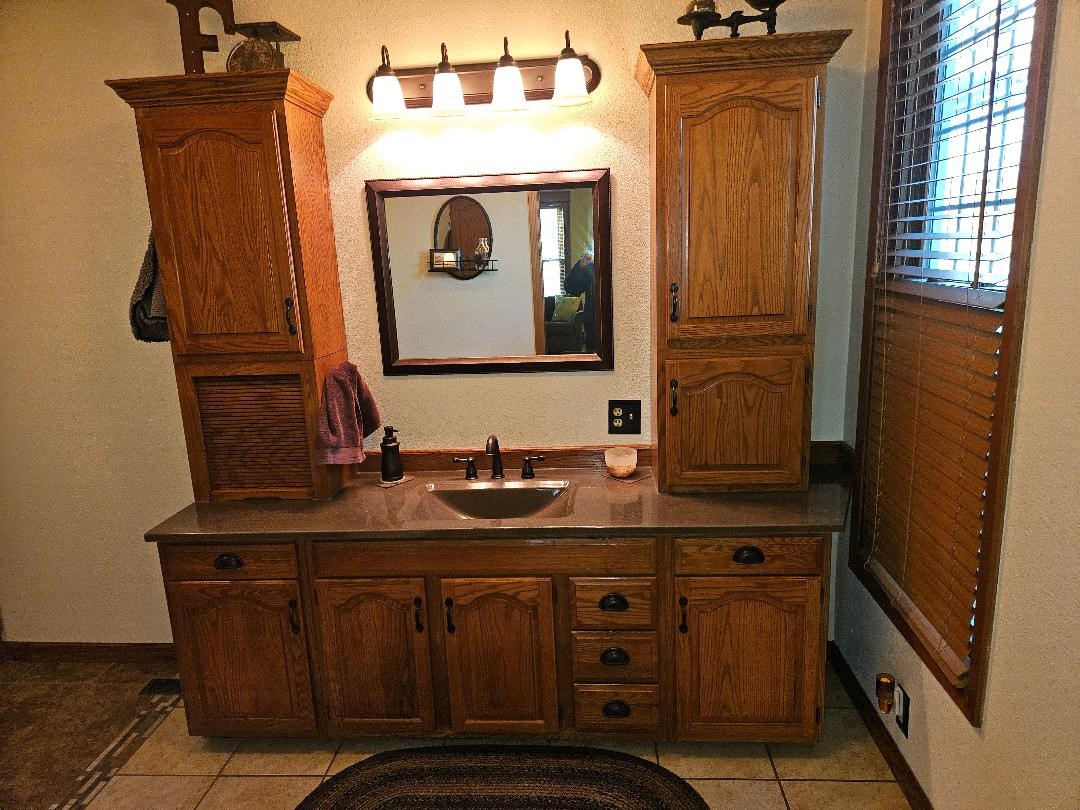 1808 8th Avenue Belle Plaine IA 52208