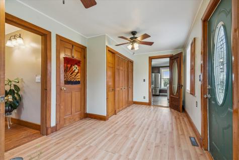 297 Goudy Road Mt Vernon IA 52314