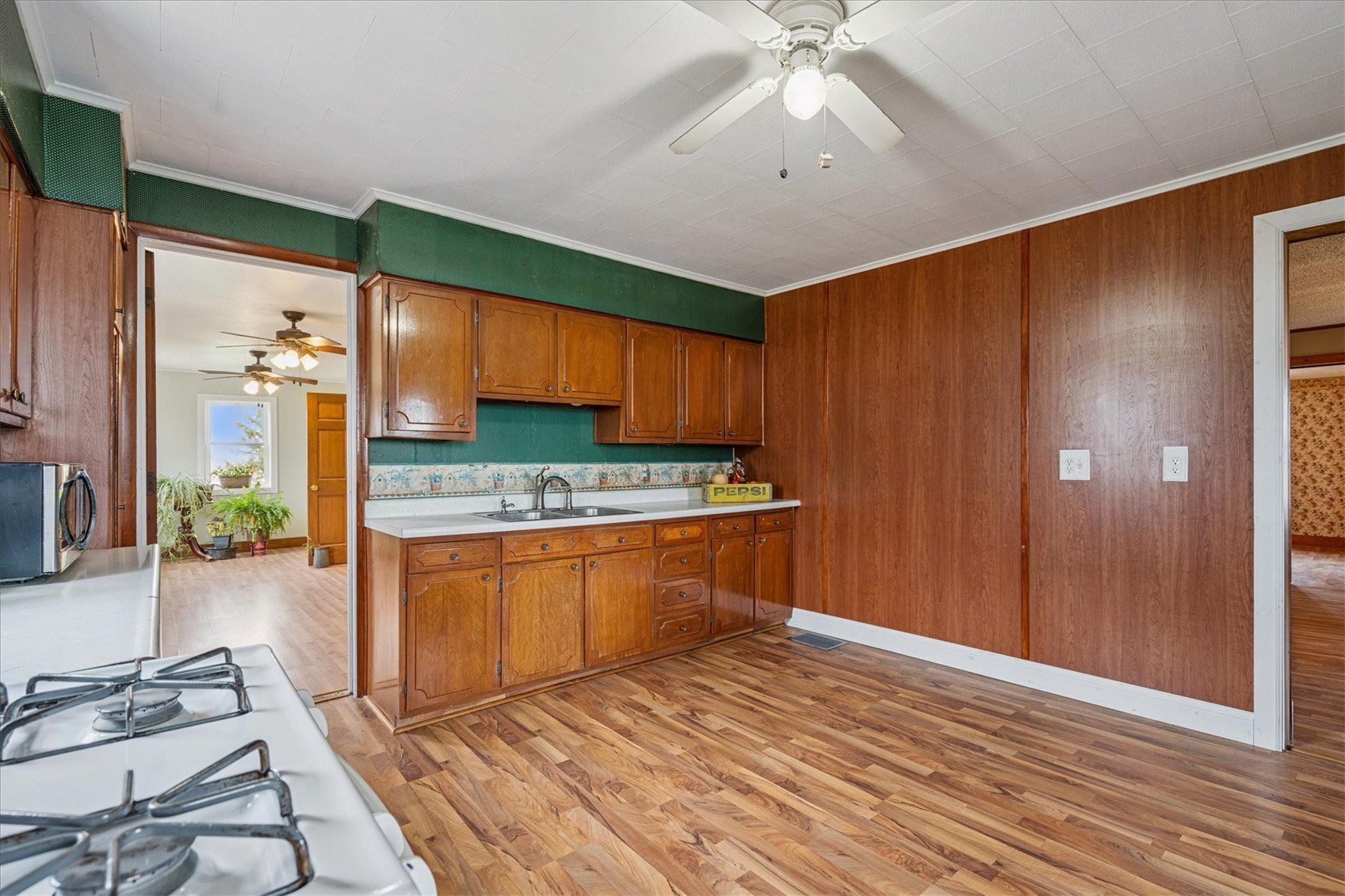 297 Goudy Road Mt Vernon IA 52314