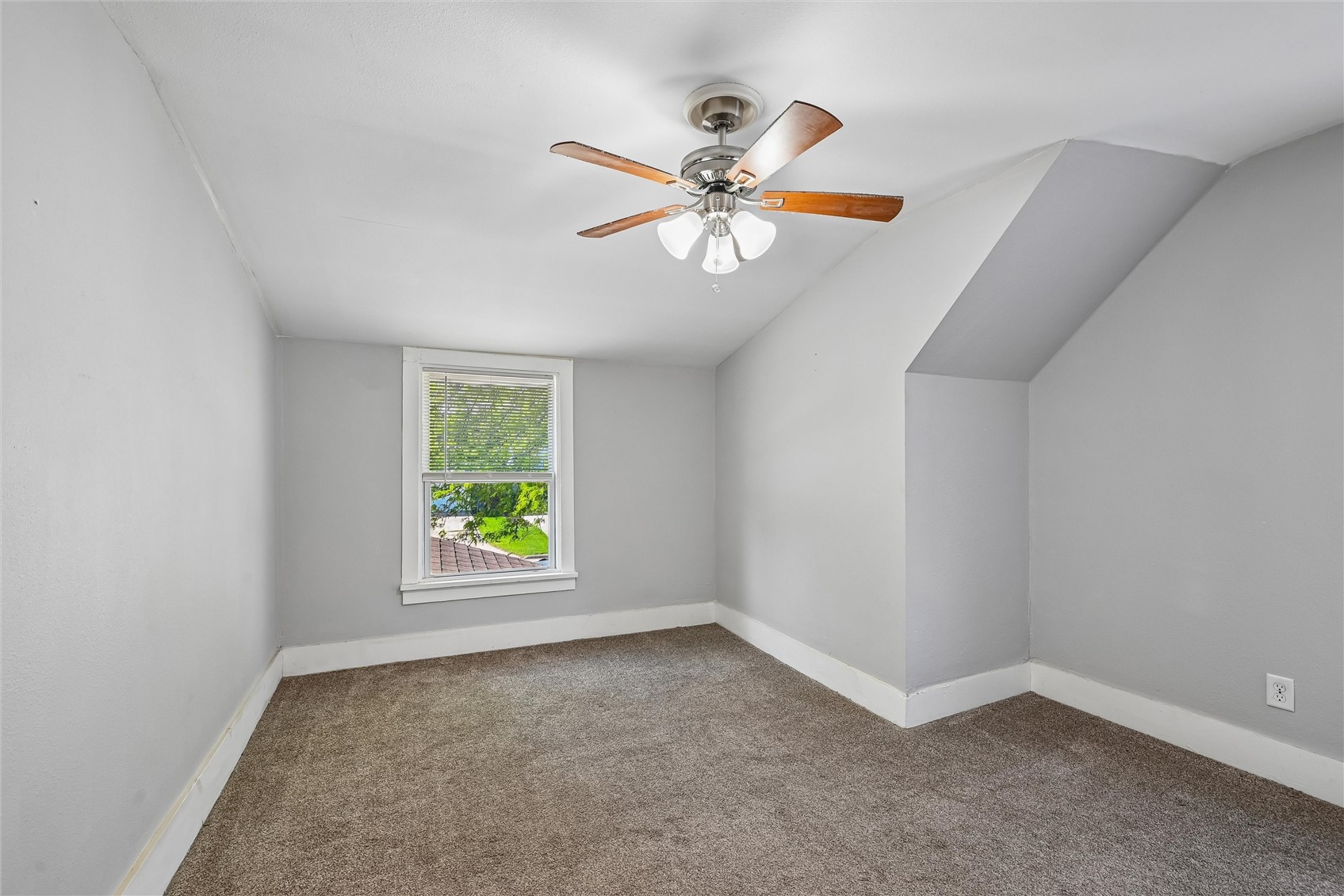 648 22nd Avenue SW Cedar Rapids IA 52404