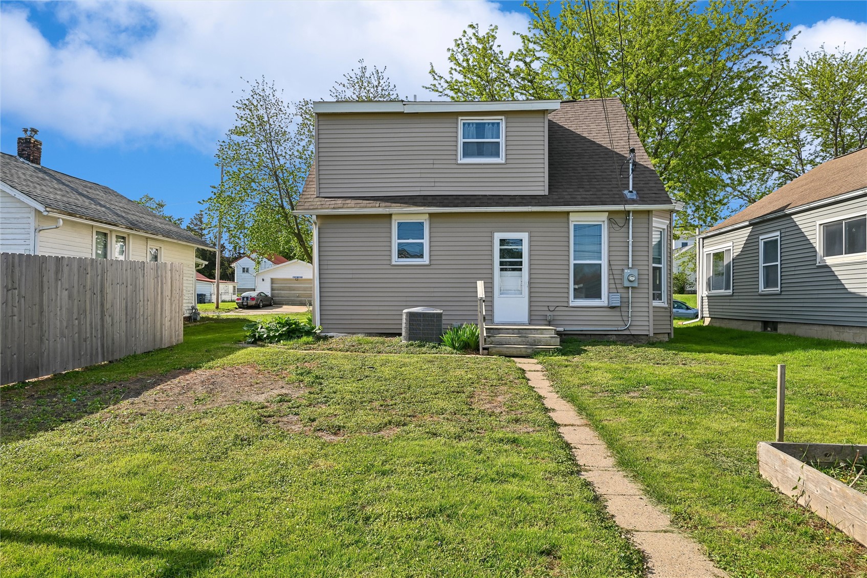 648 22nd Avenue SW Cedar Rapids IA 52404