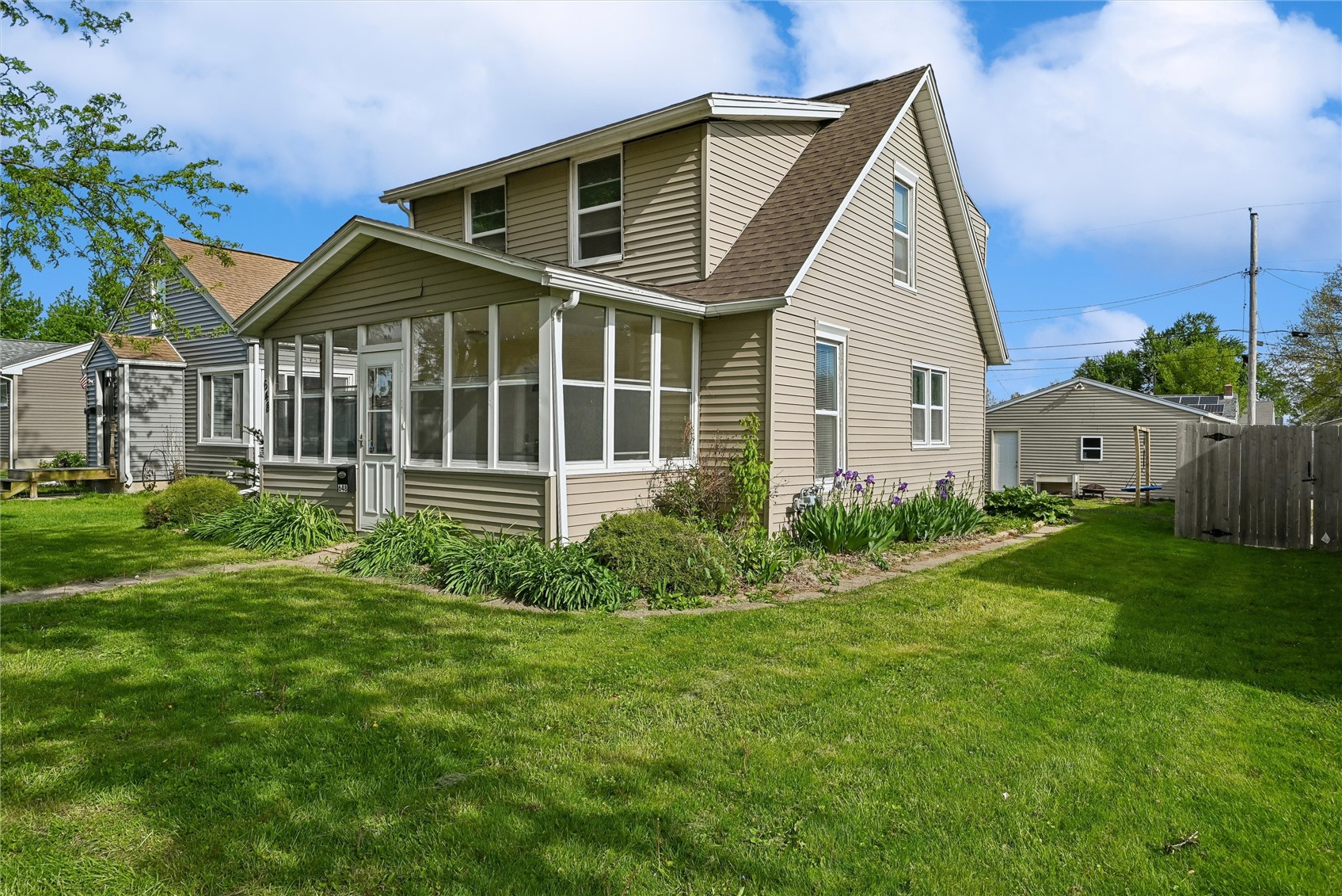 648 22nd Avenue SW Cedar Rapids IA 52404