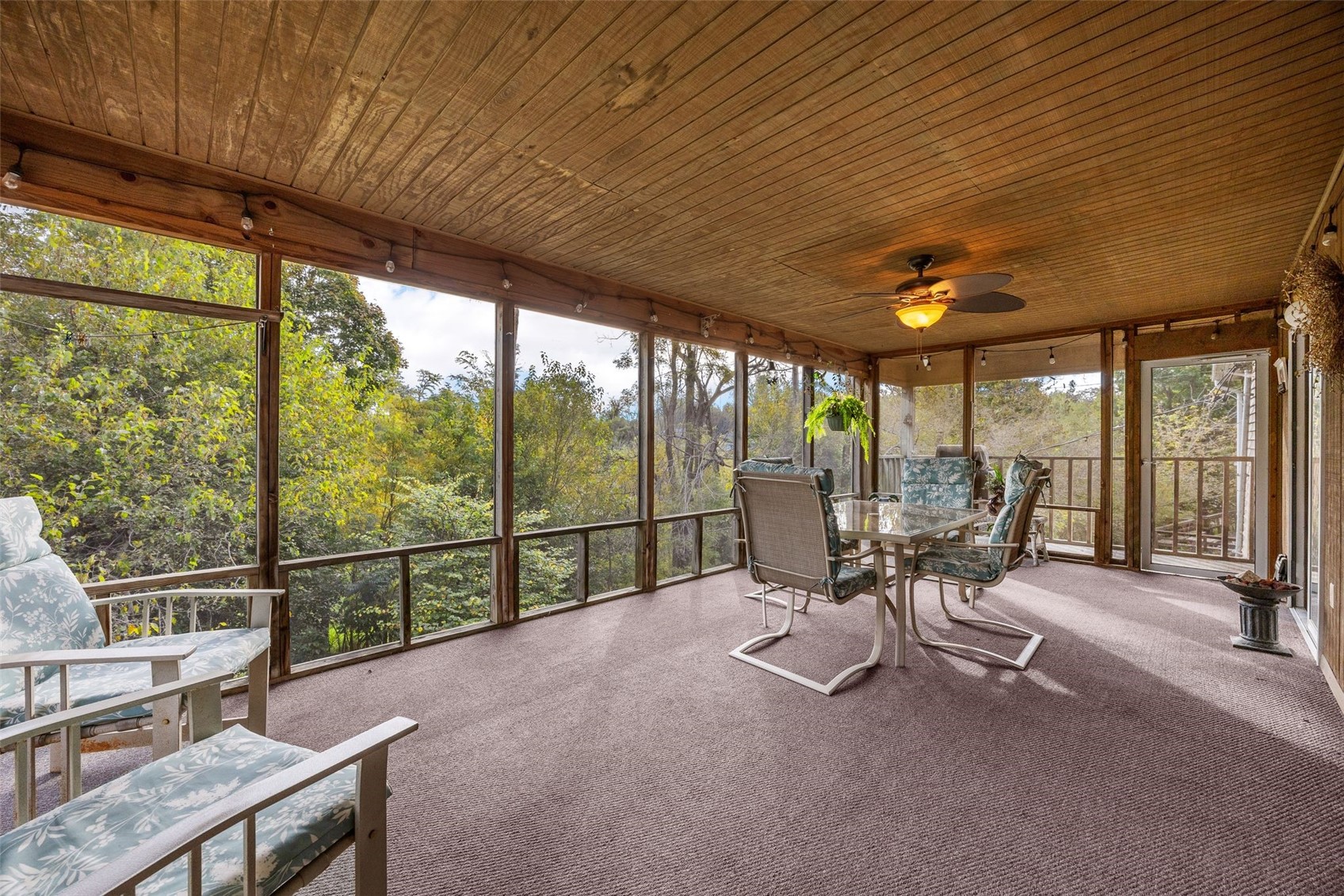 3854 Lost Valley Road SE Cedar Rapids IA 52403