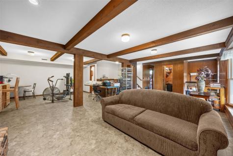 3854 Lost Valley Road SE Cedar Rapids IA 52403