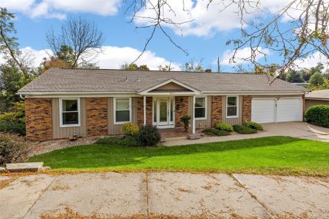 3854 Lost Valley Road SE Cedar Rapids IA 52403