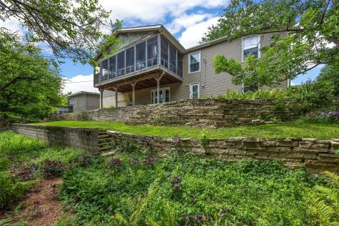 3854 Lost Valley Road SE Cedar Rapids IA 52403